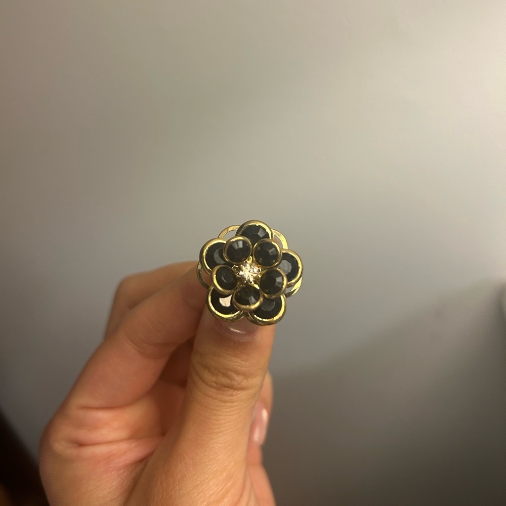 Rose in black and gold colour ring, adjustable band